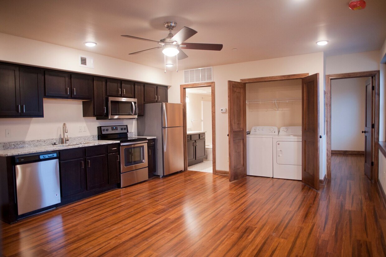 Primary Photo - Beverly Lofts 103