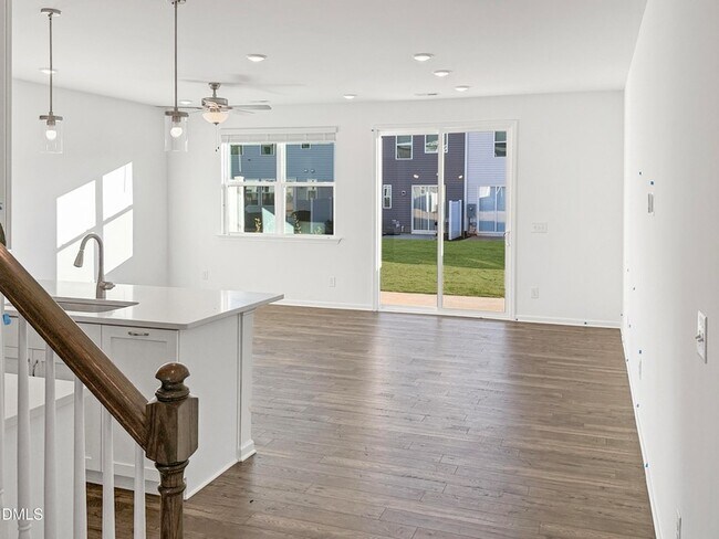 Building Photo - 159 Siebold St