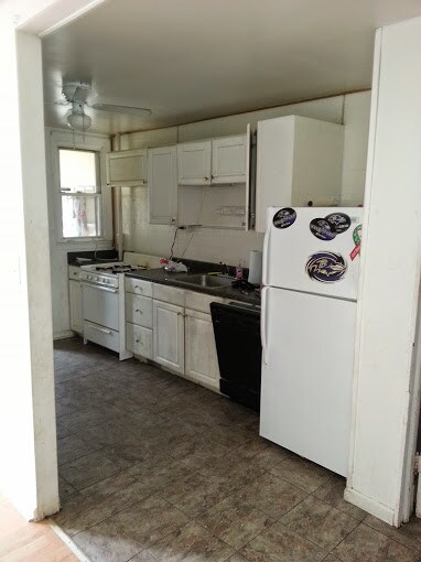 Building Photo - 1329 Cambria St
