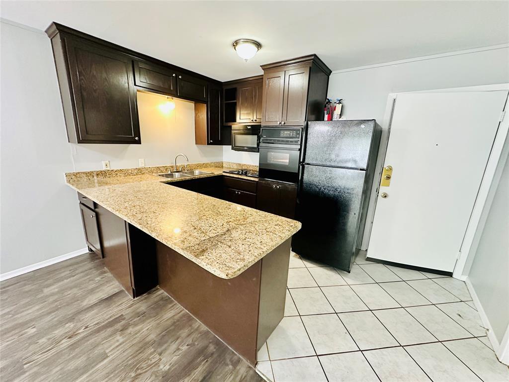 Foto principal - 601 W 11th St