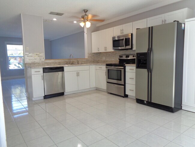 Building Photo - 1917 NE 3rd St