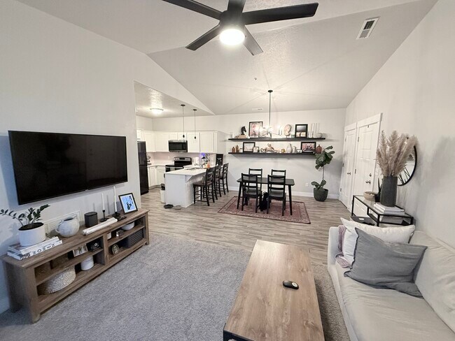 Foto del edificio - 13232 S Andros Ln