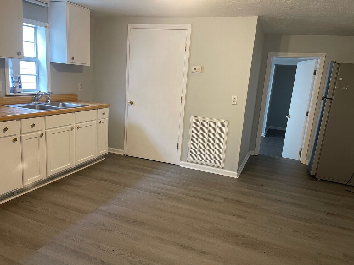 Foto principal - 423 E Castle St