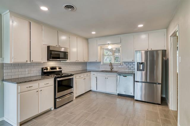 Building Photo - 3761 N Hills Dr