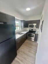 Building Photo - 7511 Venetian St