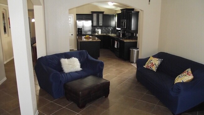 Foto del edificio - Northeast El Paso/Sandstone Ranch 4 bed with Refrig A/C!
