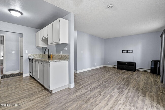 Building Photo - 3399 Crystal Ln