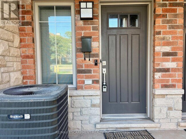 Photo du bâtiment - 362-362 Plains Rd E