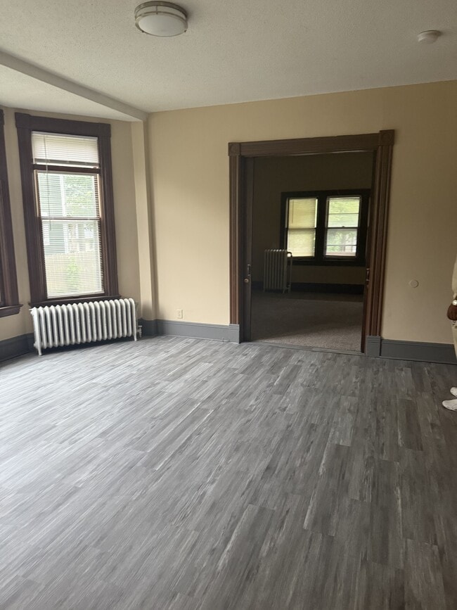 Building Photo - 694 Sims Ave