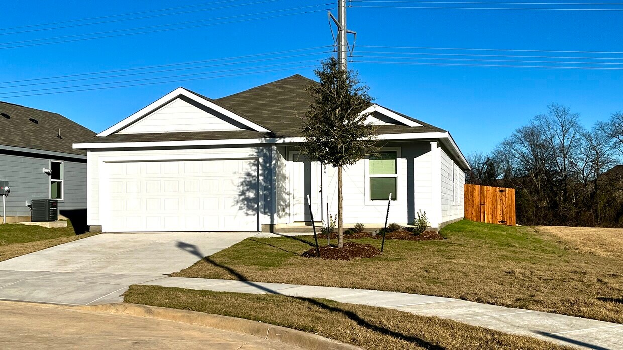 Primary Photo - 7904 Gilbert St