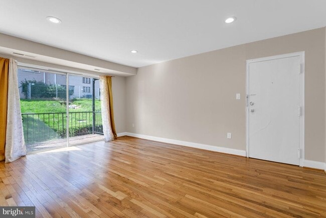 Foto del edificio - 5410 85th Ave