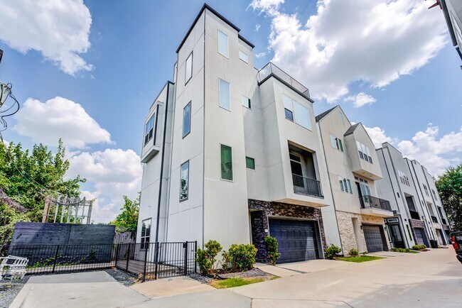 Building Photo - 8409 Hempstead Rd