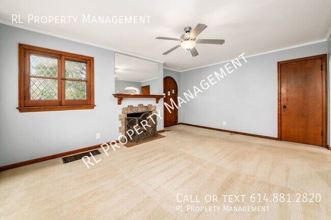 Building Photo - Beautiful 3 bedroom 2 bathroom Cape Cod ho...