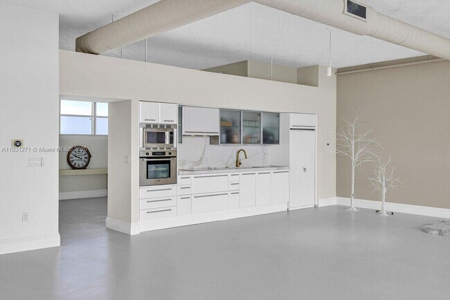 Building Photo - 7934 West Dr