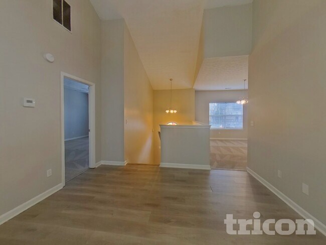 Building Photo - 1421 Highgrove Way
