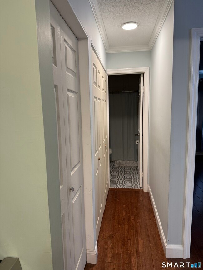 Foto del edificio - 3004 Madison Ave