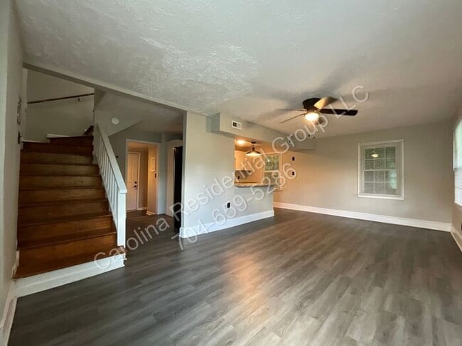 Building Photo - 3905 Freedom Dr