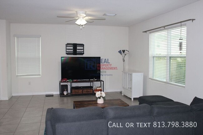 Building Photo - 3199 Suncoast Plains Dr