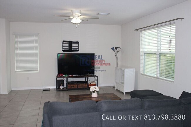 Foto del edificio - 3199 Suncoast Plains Dr