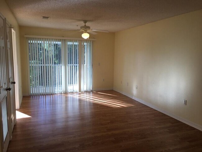 Building Photo - 4270 Calinda Ln