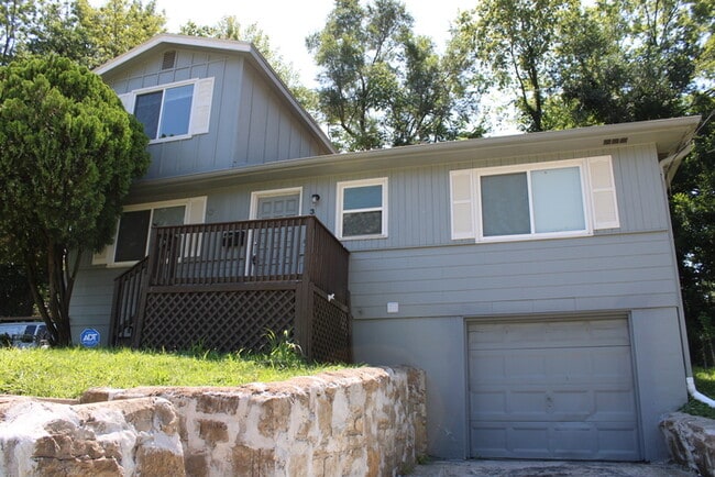 Foto del edificio - 4 Bed 1 bath off 635 and State Avenue