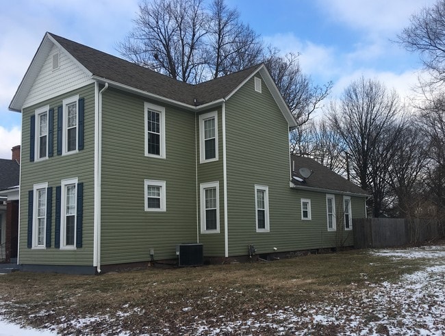 Exterior - 1122 S 4th St