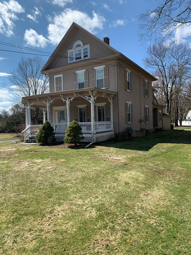 Primary Photo - 379 East St N