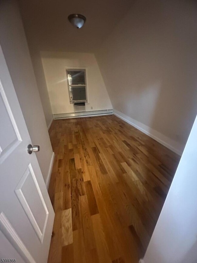 Foto del edificio - 192 Fairview Ave