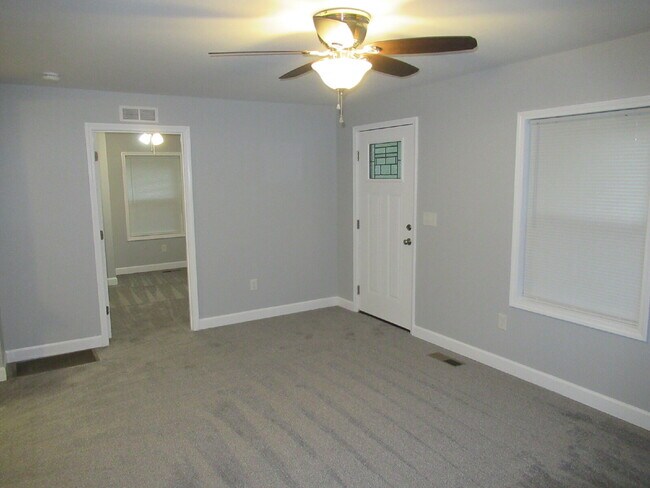 Foto del edificio - Nicely Renovated 3-Bedroom Home for Rent i...
