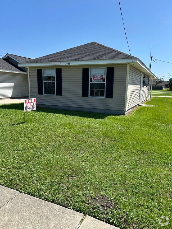Building Photo - 2533 Huey P Long Ave