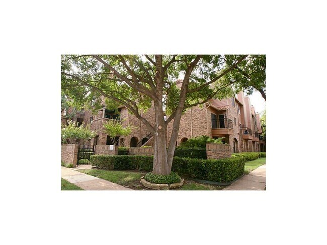 Building Photo - 6002 Auburndale Ave