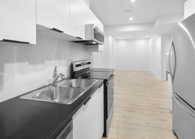 Building Photo - 3028-3169 169 St SW