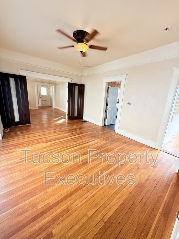 Foto principal - 340 S Scott Ave