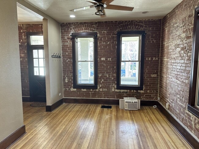 Foto del edificio - 2065 Emerson St