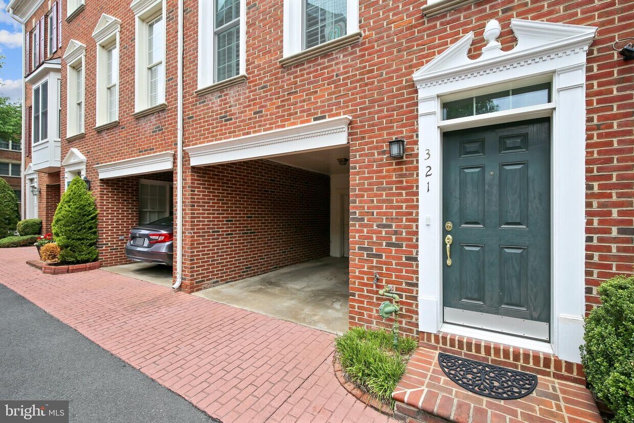 321 Hearthstone Mews, Alexandria, VA 22314 Townhome Rentals in