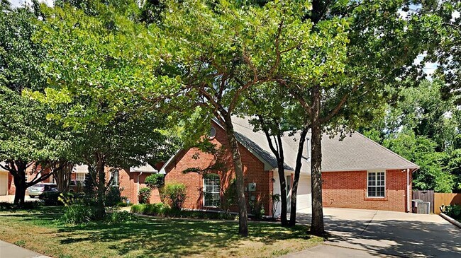 Building Photo - 741 Fox Bend Trail