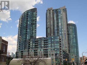Building Photo - 219-219 Fort York Blvd