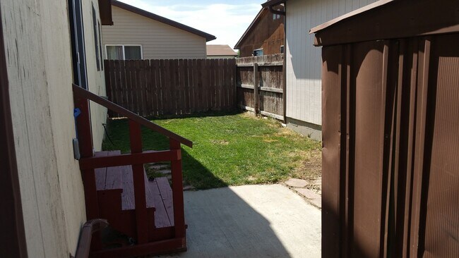 Foto del edificio - 3 Bed, 1 Bath Home on Corner Lot with Nice...