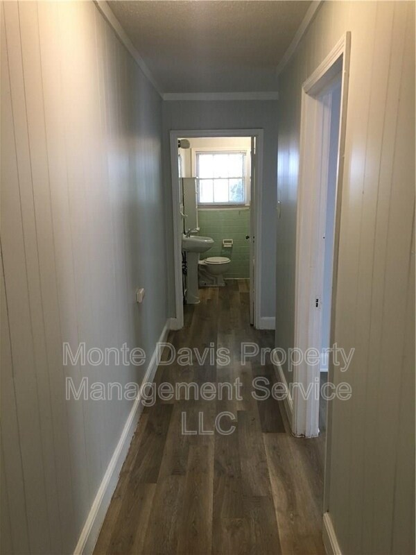 Foto del edificio - 3300 Robinson Ave