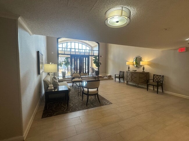 Photo - 801 S Pitt St Apartment