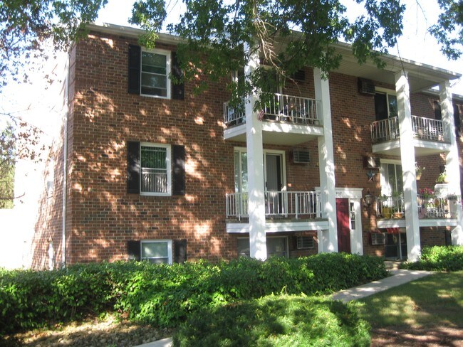 BOARDMAN 6 UNITS - 8427 Colwyn Ct
