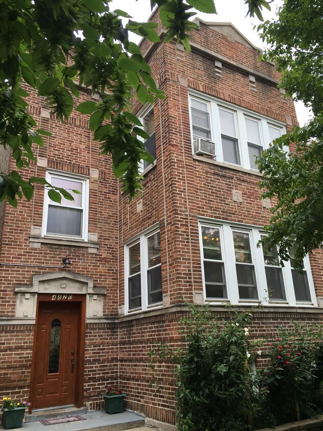 Primary Photo - 4820 N Rockwell St