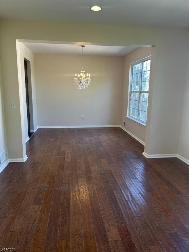 Foto del edificio - 310 Winding Hill Dr