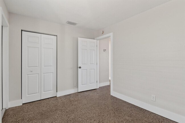 Building Photo - 58 W 27th St