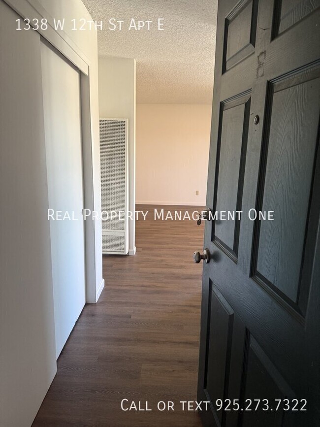 Foto del edificio - Refreshed 2 Bed, 1 Bath Tracy Apartment