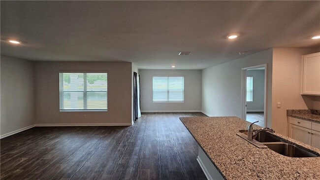Building Photo - 511 Autumns Wood Cir W