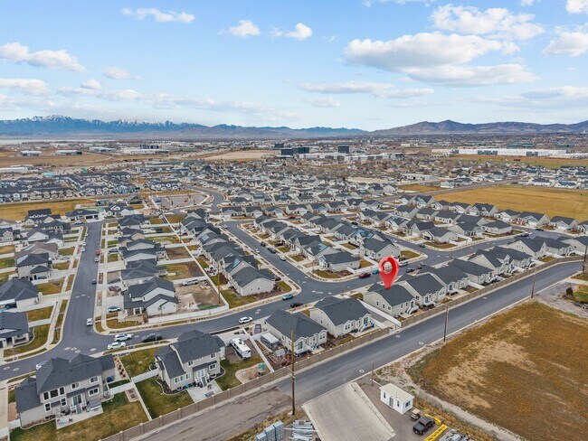 Building Photo - Beautiful 5 Bed / 3 Bath Single-Family Home in Lindon