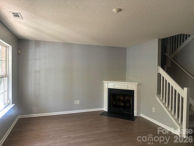 Building Photo - 5209 Ficus Tree Ln