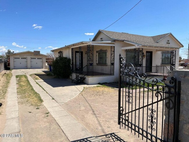 Building Photo - 458 Val Verde St