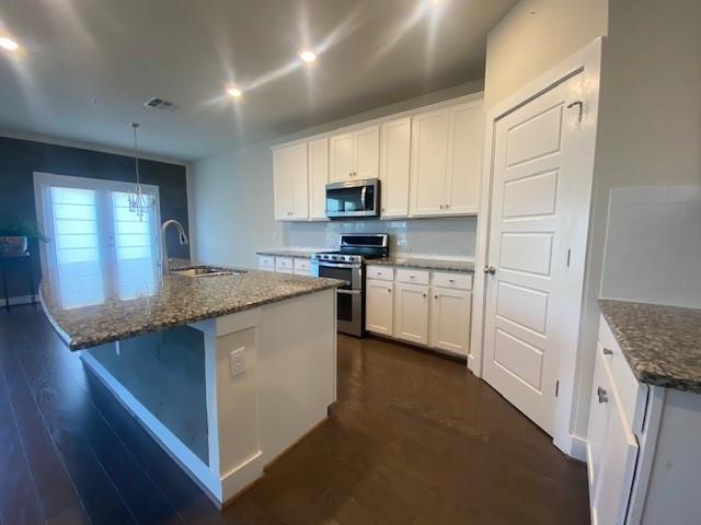 Foto del edificio - 7409 Merrick Ln